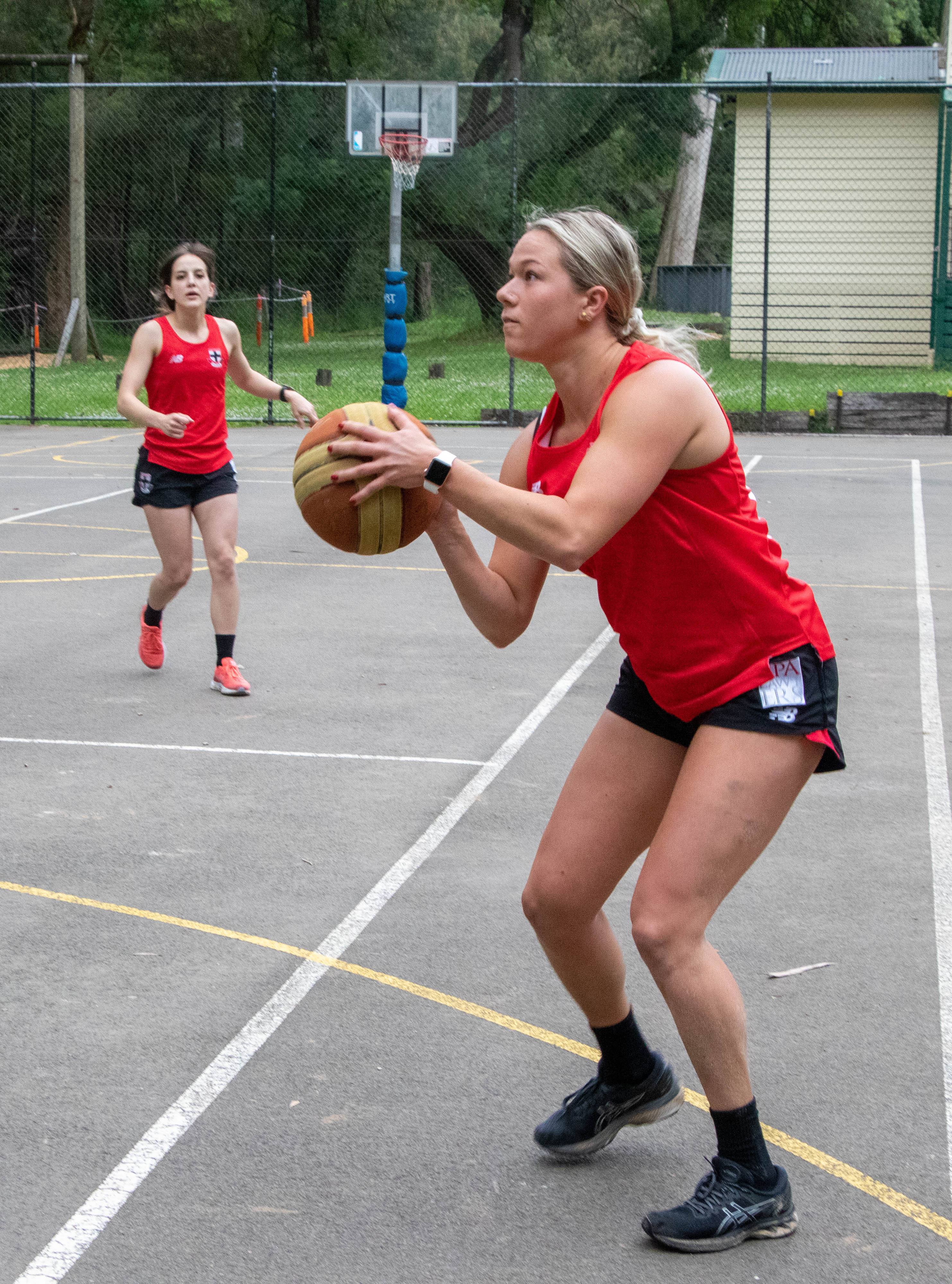 Hannah Dyson signs on for 2022